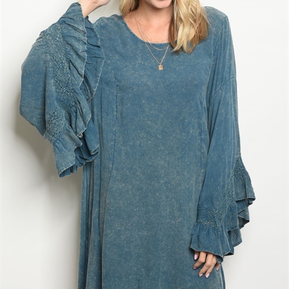 New Bell sleeve tie back deep V dress - Picture 3 of 6